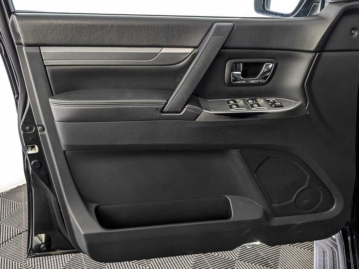 Б/У Митсубиши Паджеро 2013 года. Фото: #18