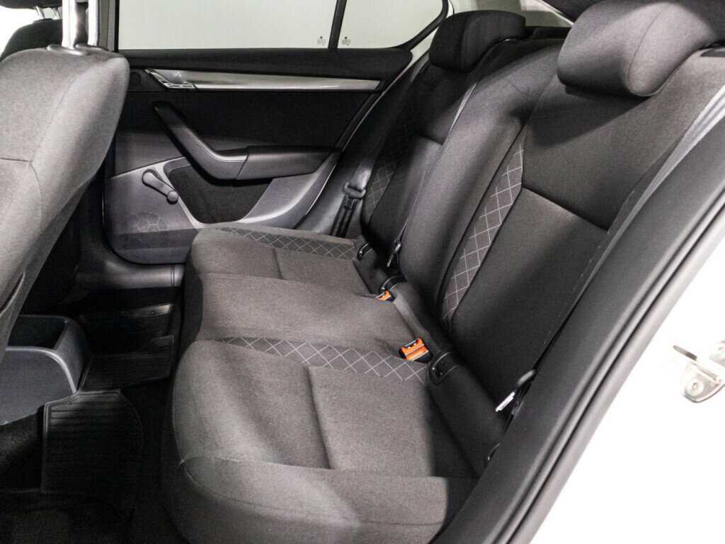 Б/У Шкода Октавия 2018 года. Фото: #9