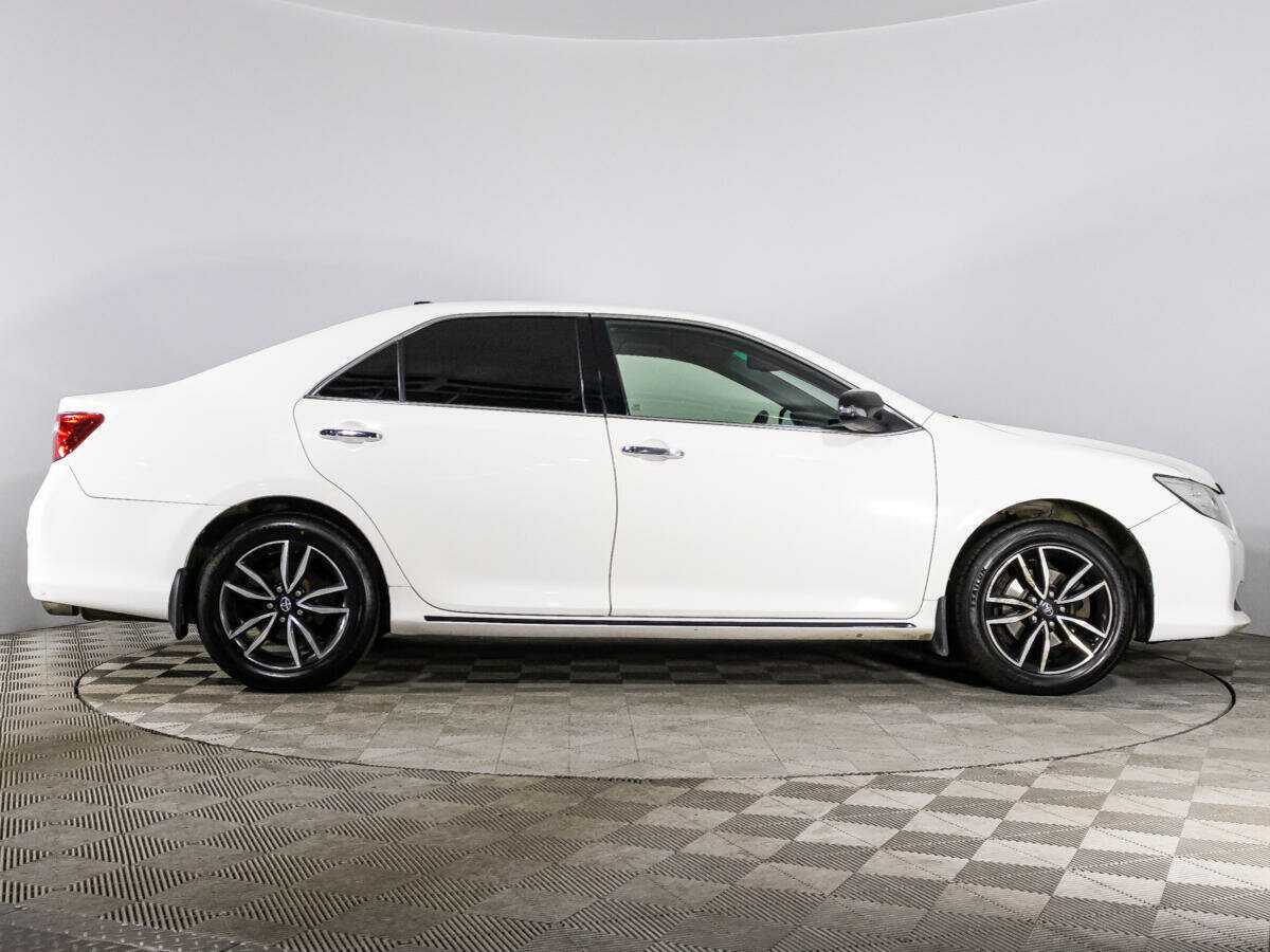 Б/У Тойота Камри 2012 года. Фото: #3