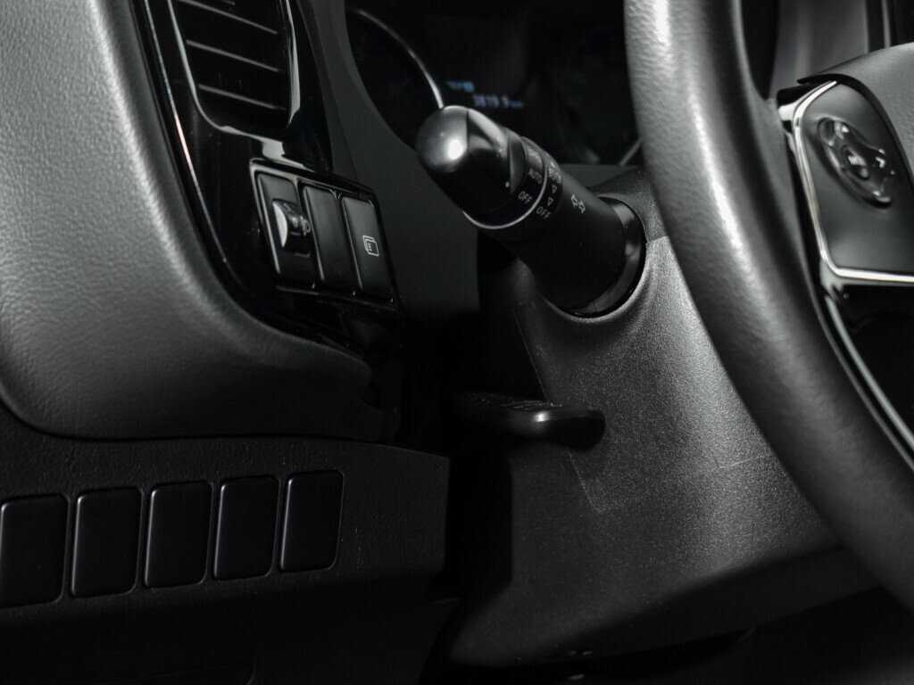 Б/У Митсубиши Оутлэндер 2019 года. Фото: #7