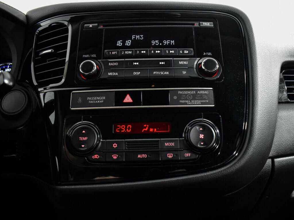 Б/У Митсубиши Оутлэндер 2019 года. Фото: #15