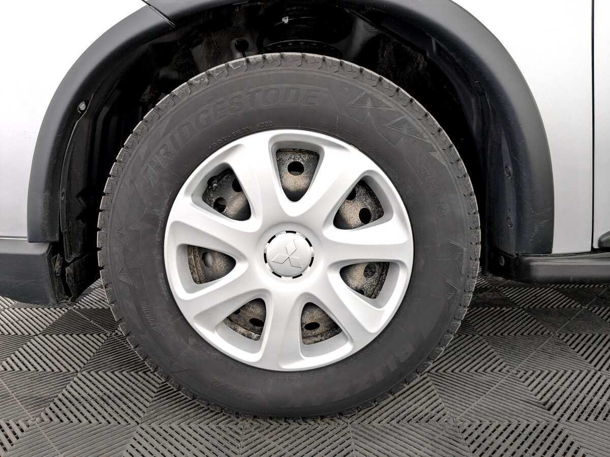 Б/У Митсубиши Оутлэндер 2019 года. Фото: #17