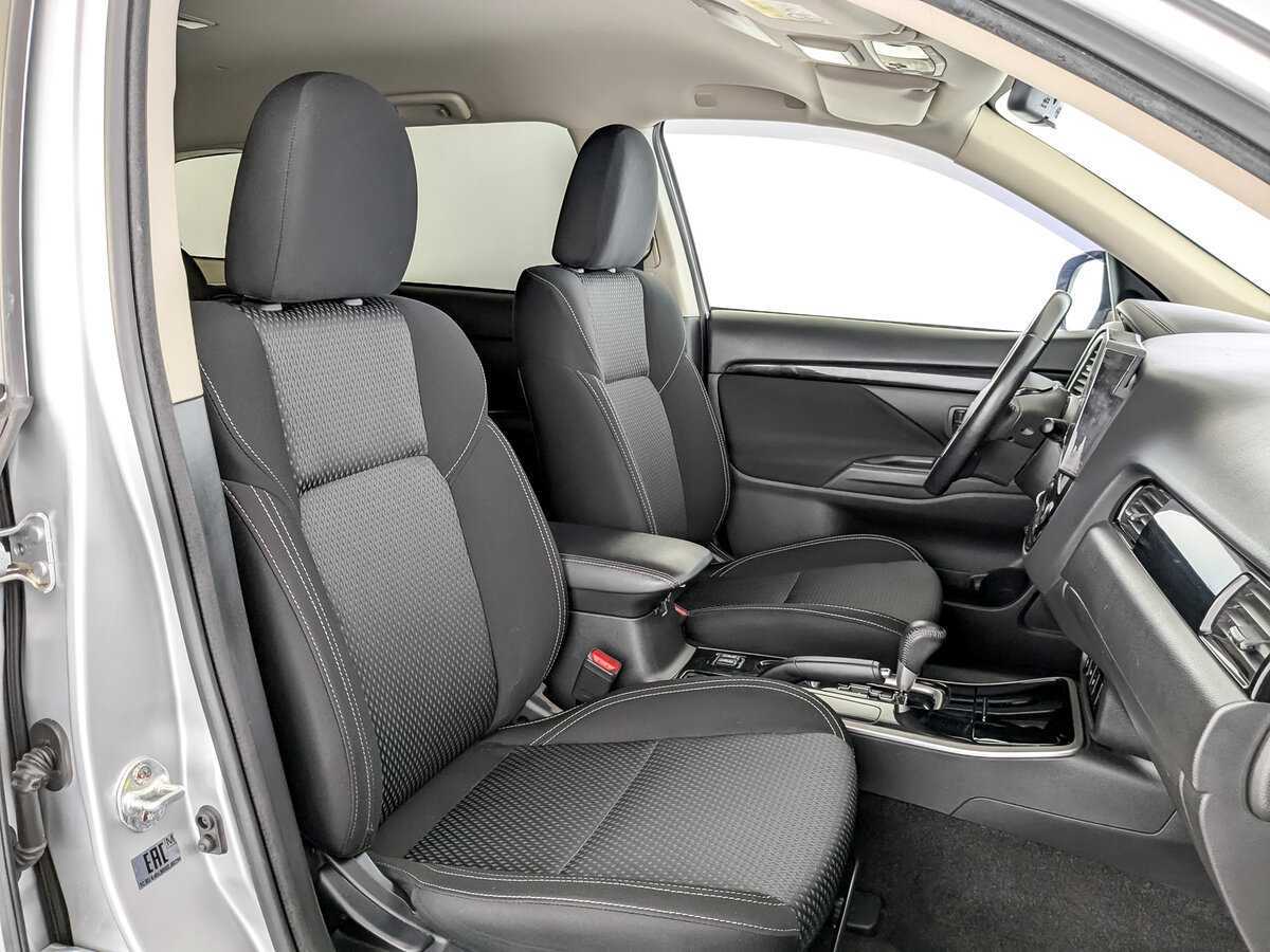 Б/У Митсубиши Оутлэндер 2019 года. Фото: #22