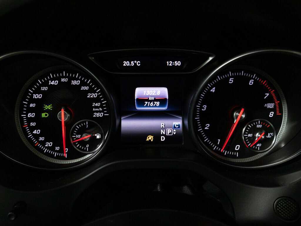 Б/У Мерседес-Бенц КЛА 2017 года. Фото: #11