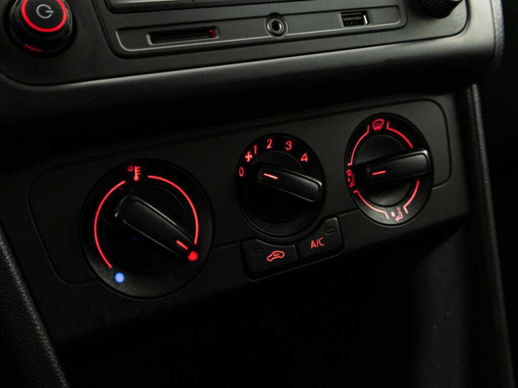 Б/У Фольксваген Поло 2016 года. Фото: #14