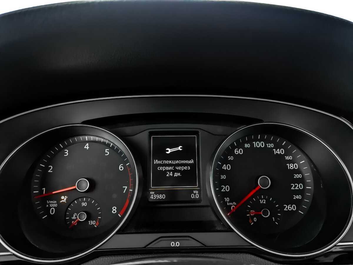 Б/У Фольксваген Пассат 2019 года. Фото: #12