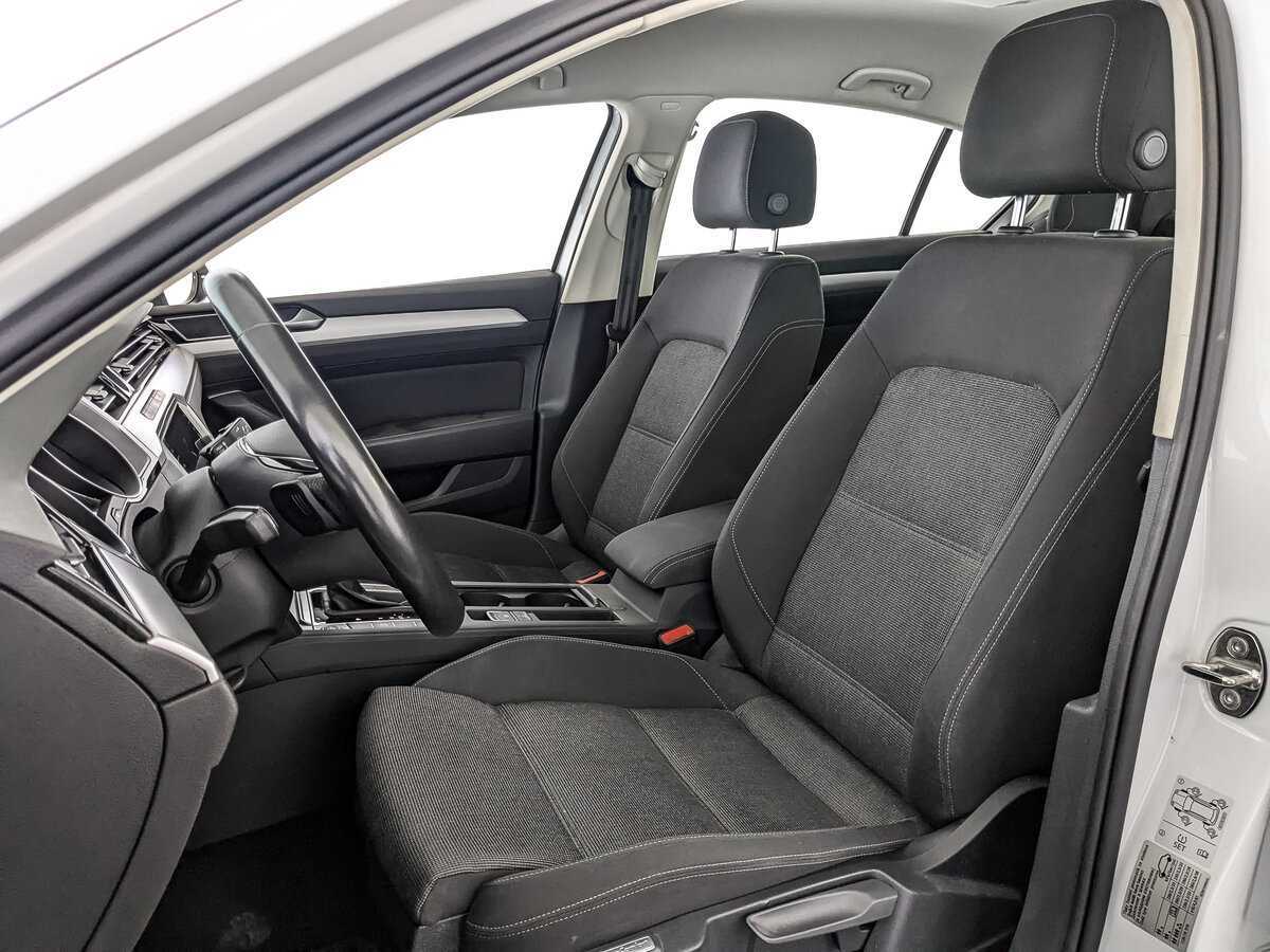 Б/У Фольксваген Пассат 2019 года. Фото: #16