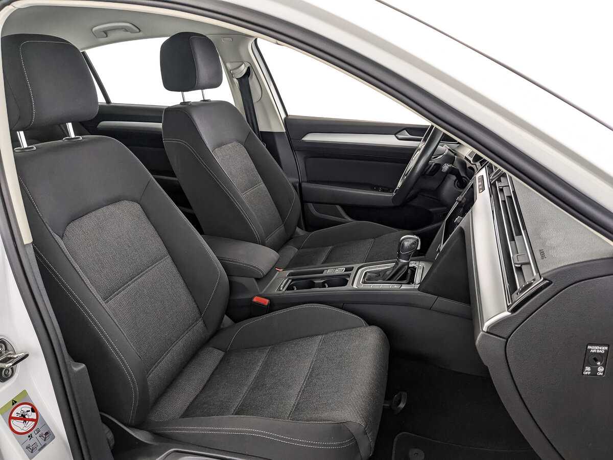 Б/У Фольксваген Пассат 2019 года. Фото: #20