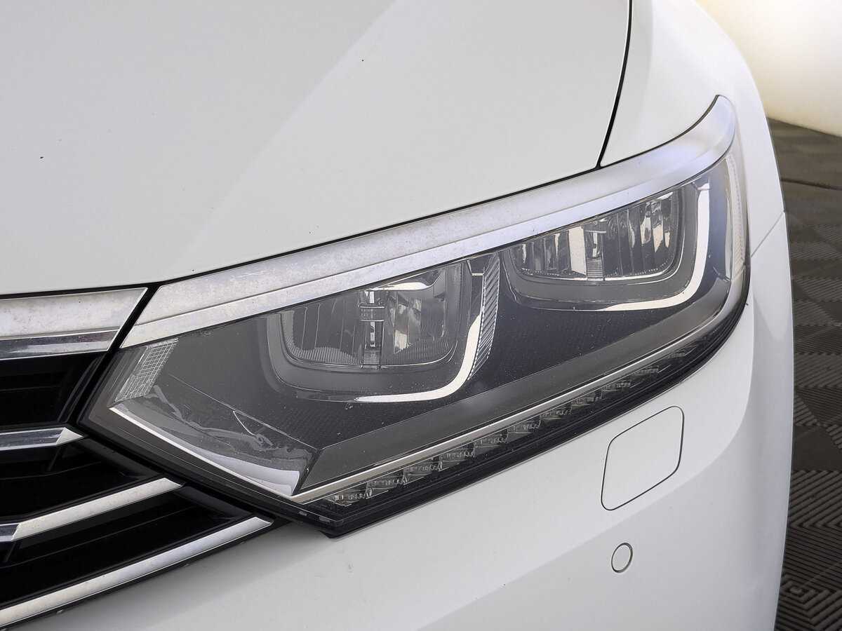 Б/У Фольксваген Пассат 2019 года. Фото: #10