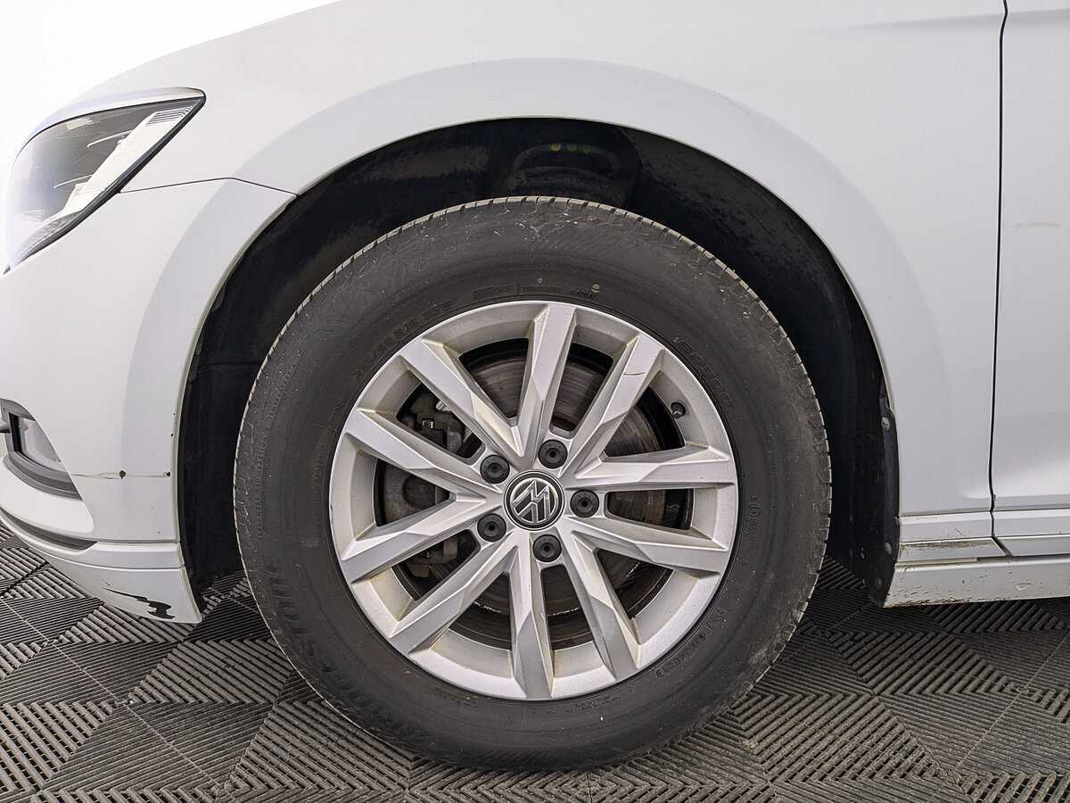 Б/У Фольксваген Пассат 2019 года. Фото: #11