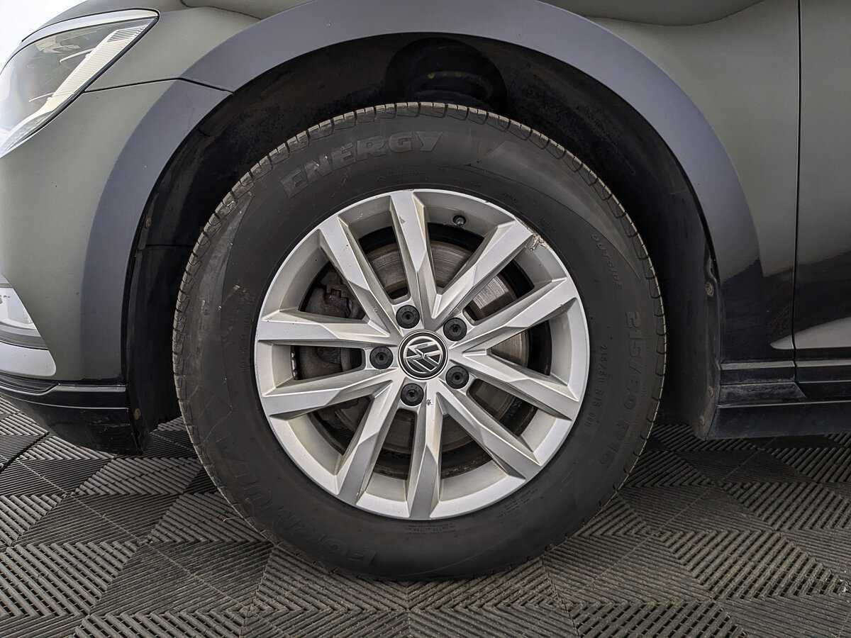 Б/У Фольксваген Пассат 2016 года. Фото: #17