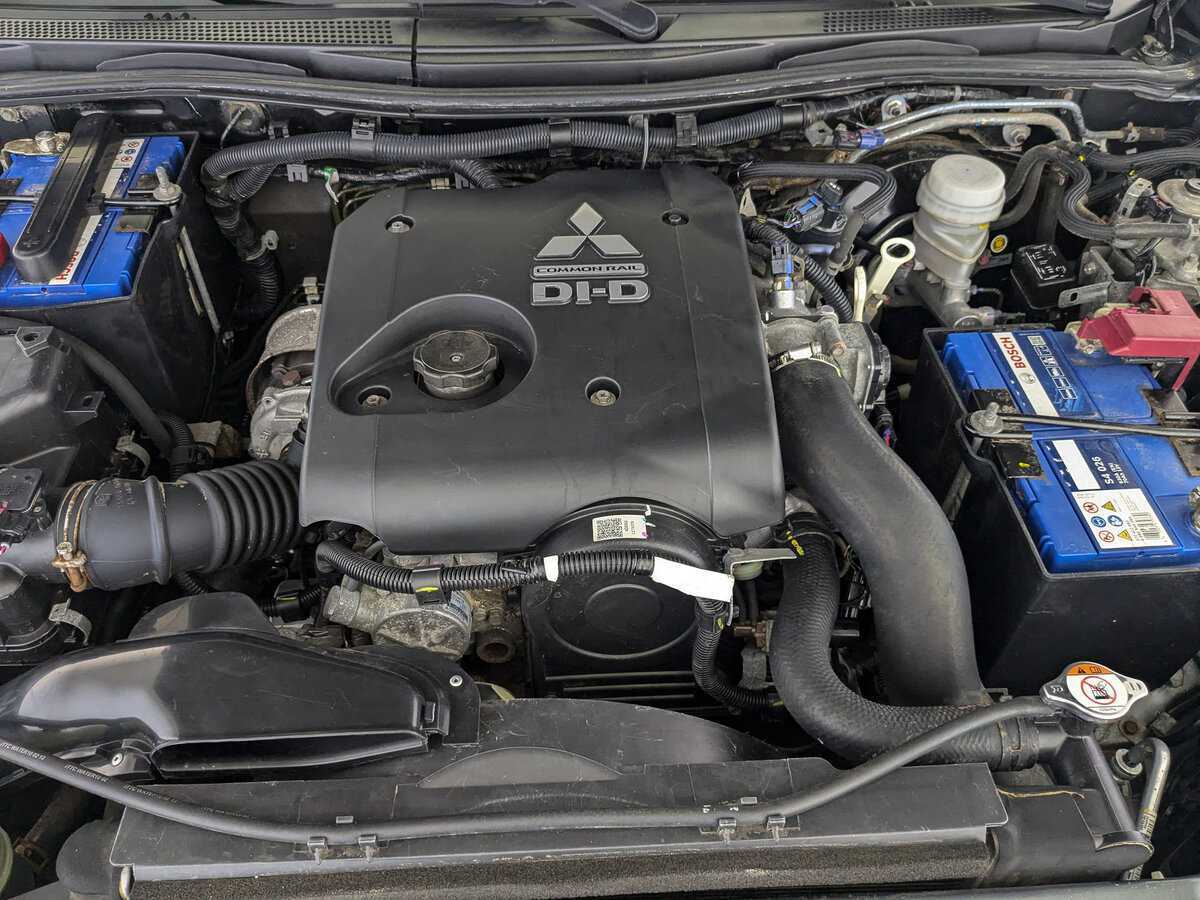 Б/У Митсубиши Паджеро Спорт 2013 года. Фото: #8