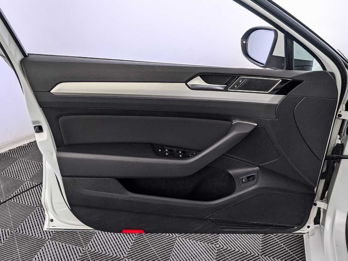 Б/У Фольксваген Пассат 2019 года. Фото: #18