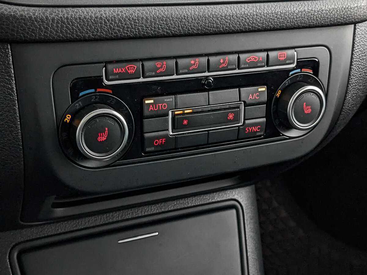 Б/У Фольксваген Тигуан 2015 года. Фото: #24