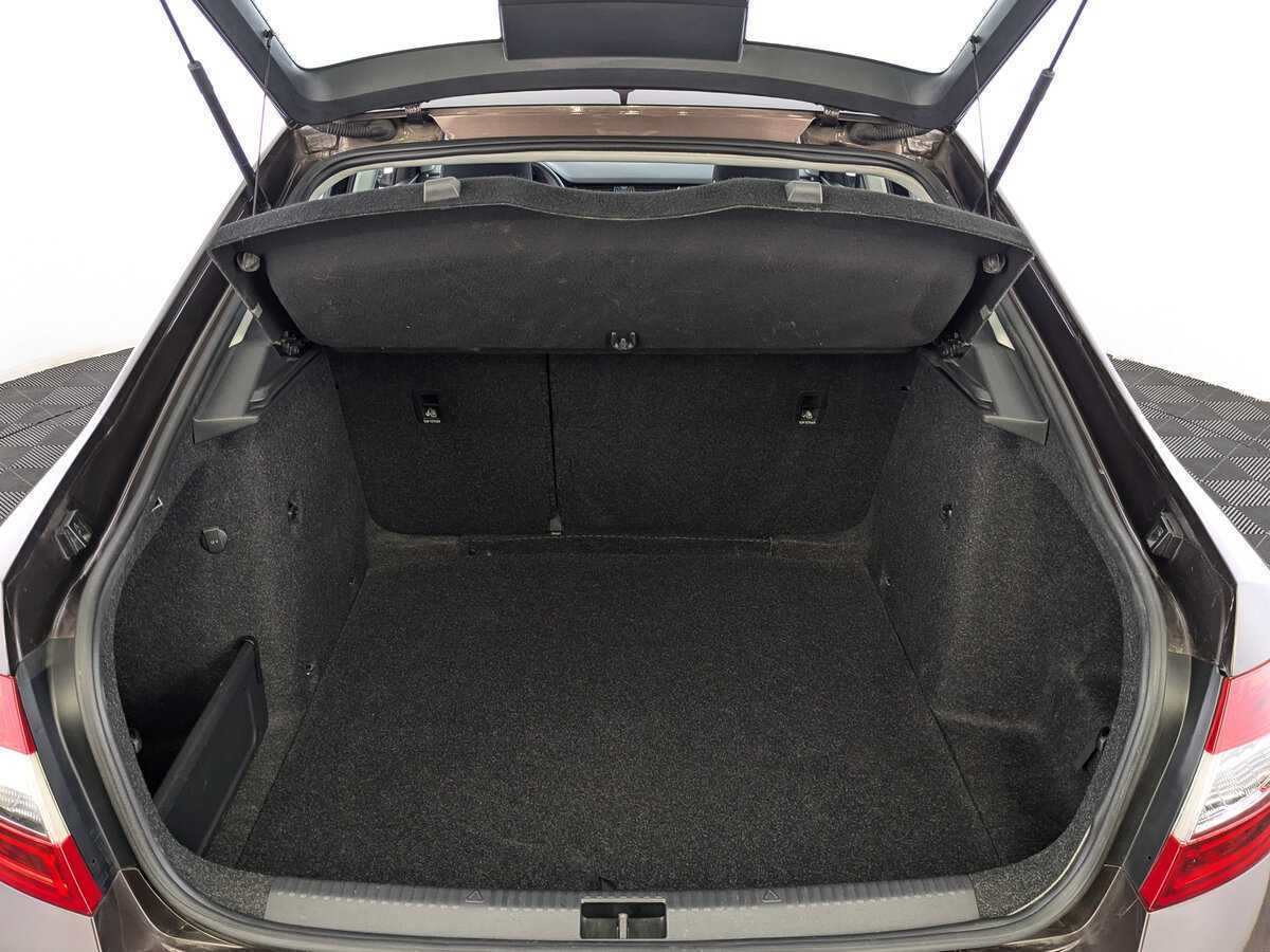 Б/У Шкода Октавия 2020 года. Фото: #9