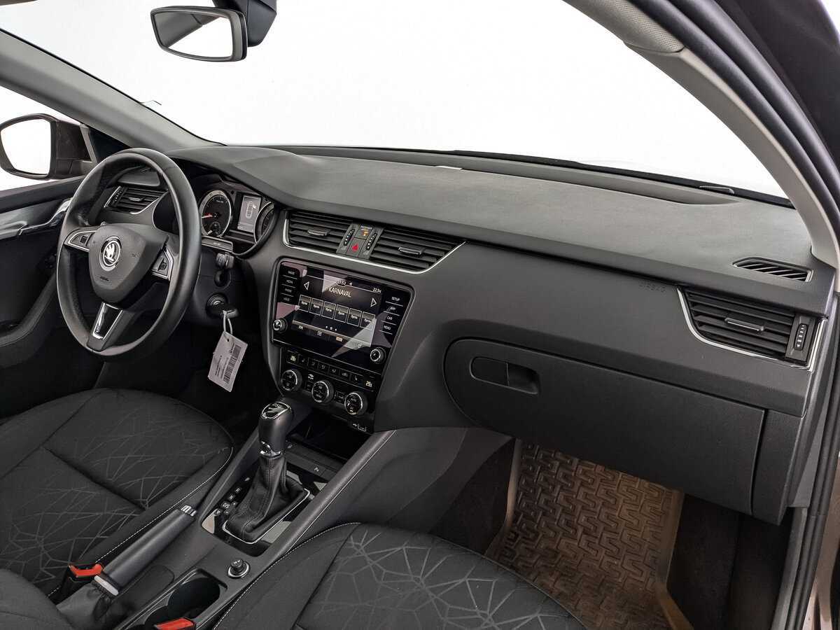 Б/У Шкода Октавия 2020 года. Фото: #10