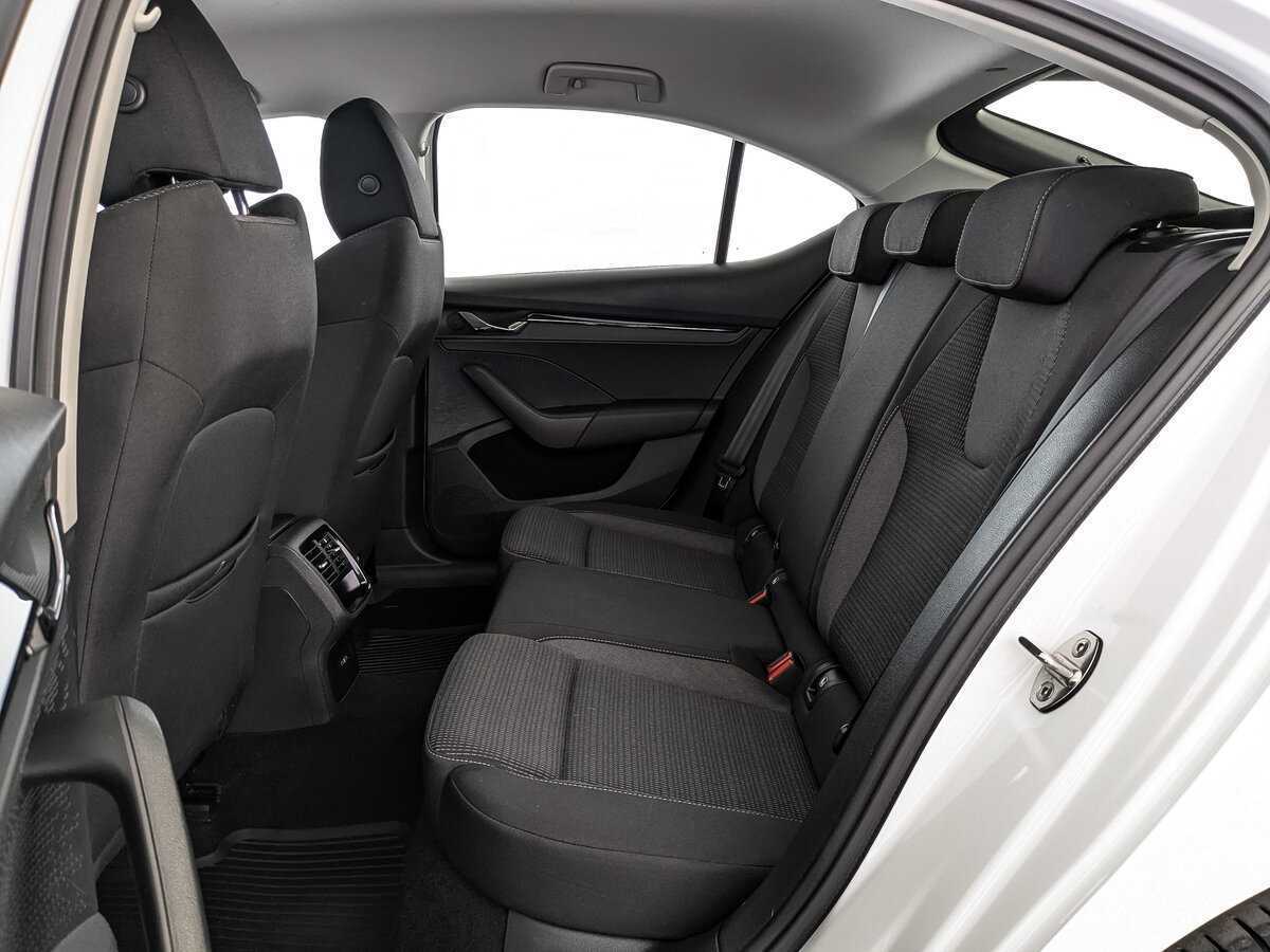 Б/У Шкода Октавия 2021 года. Фото: #17