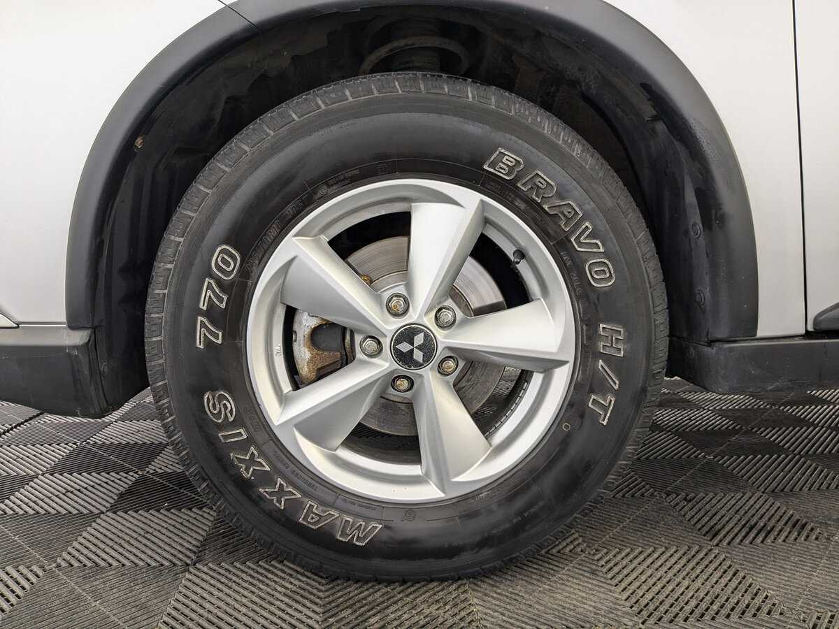 Б/У Митсубиши Оутлэндер 2019 года. Фото: #11