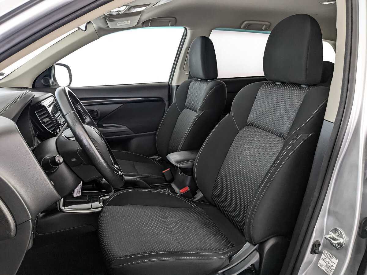 Б/У Митсубиши Оутлэндер 2019 года. Фото: #19