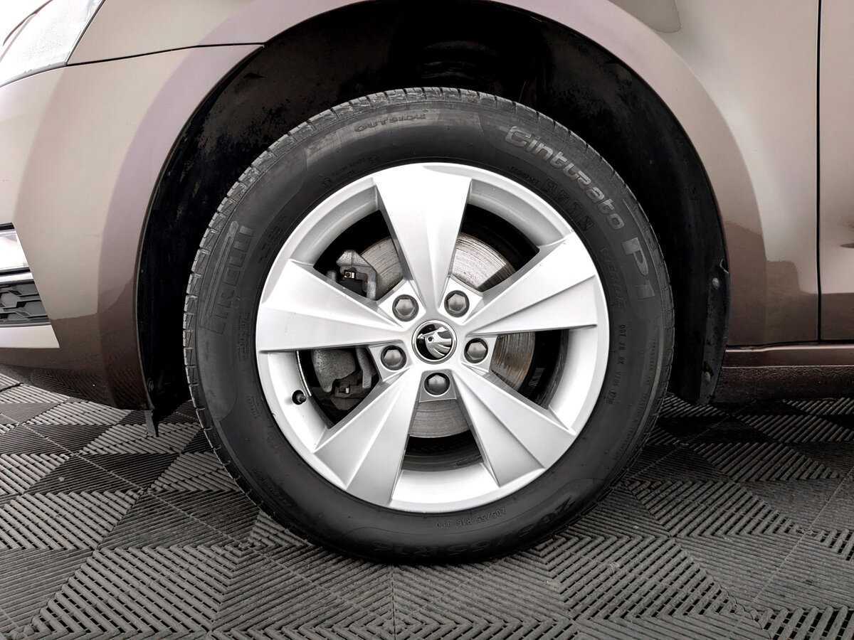 Б/У Шкода Октавия 2019 года. Фото: #17