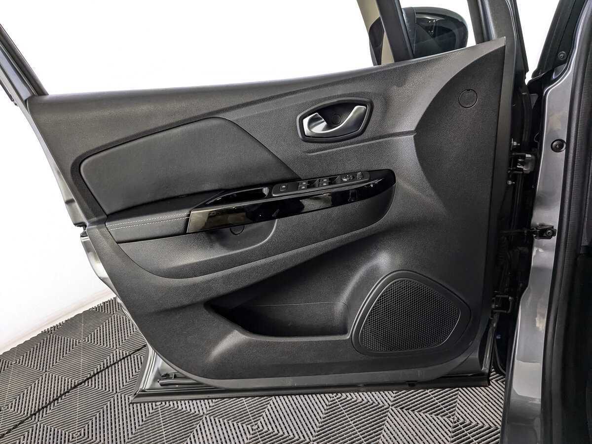 Б/У Рено Каптюр 2021 года. Фото: #15