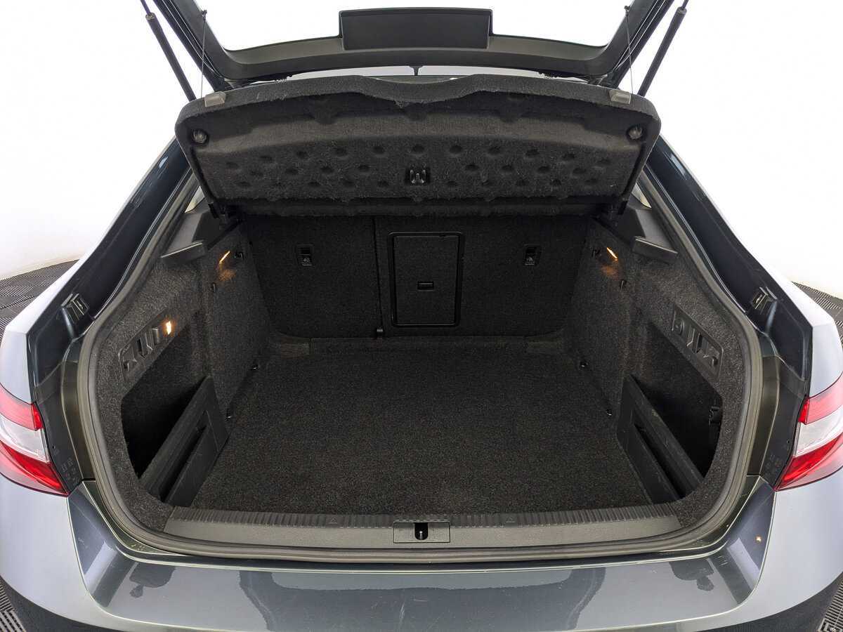 Б/У Шкода Суперб 2019 года. Фото: #9