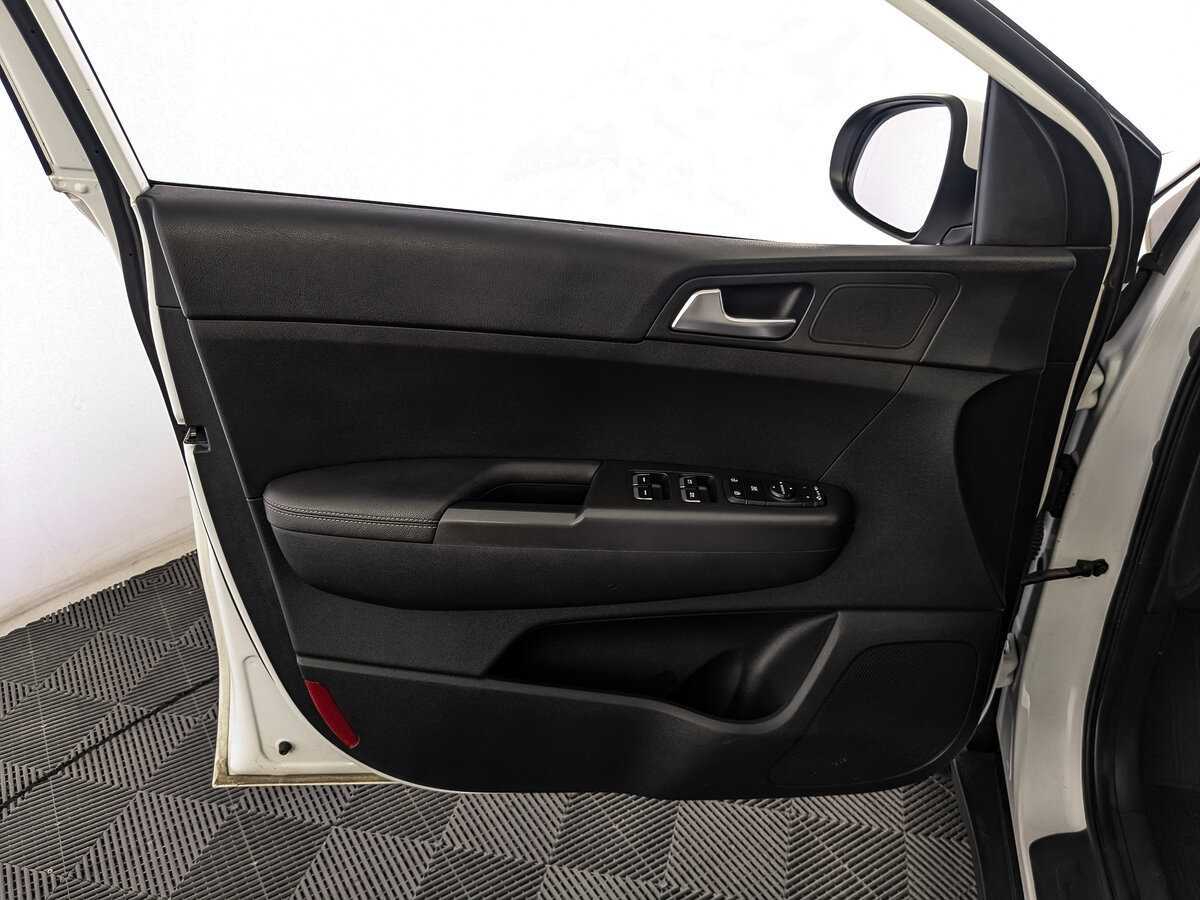 Б/У Киа Спортейдж 2020 года. Фото: #18