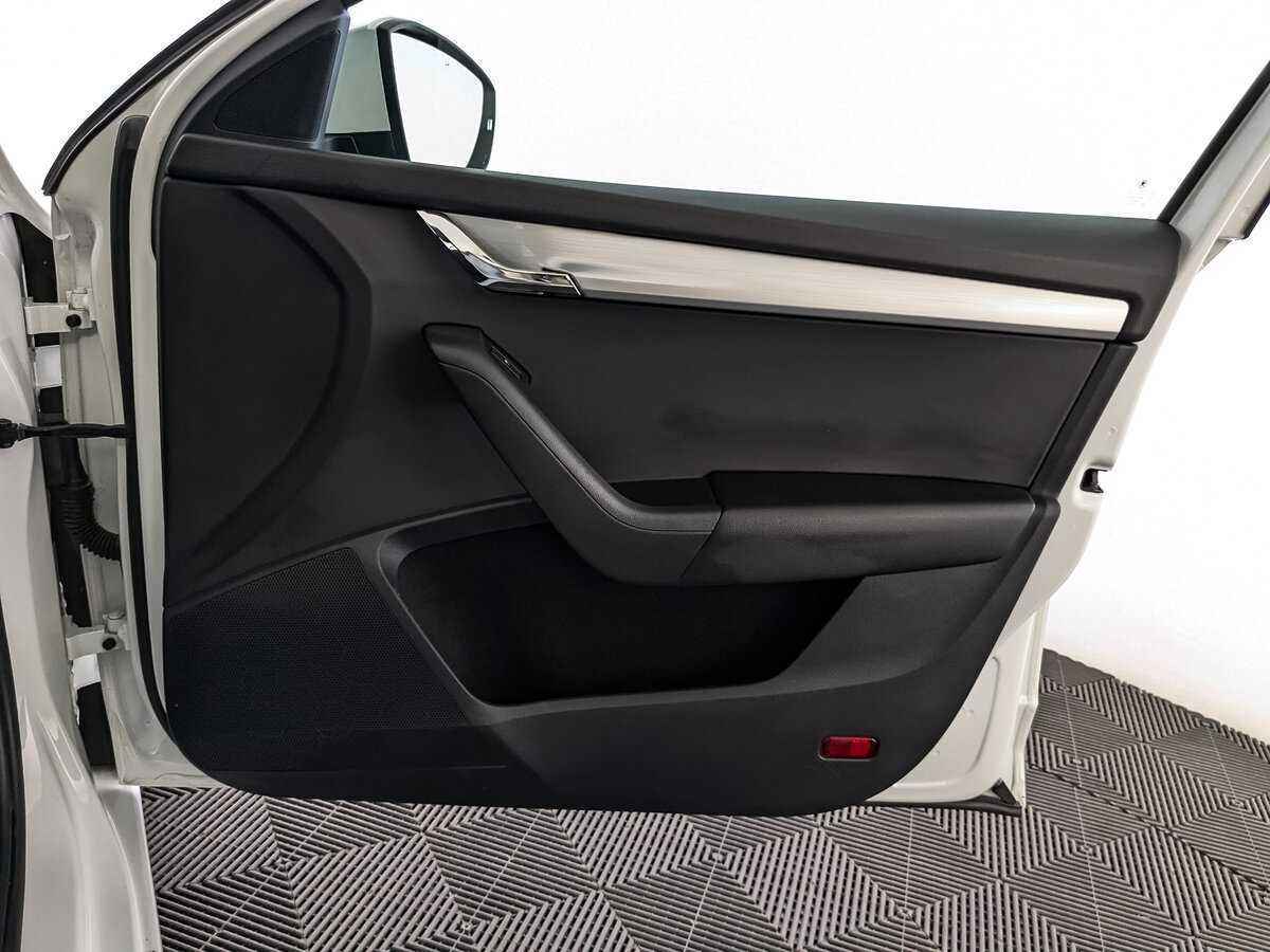 Б/У Шкода Октавия 2019 года. Фото: #24