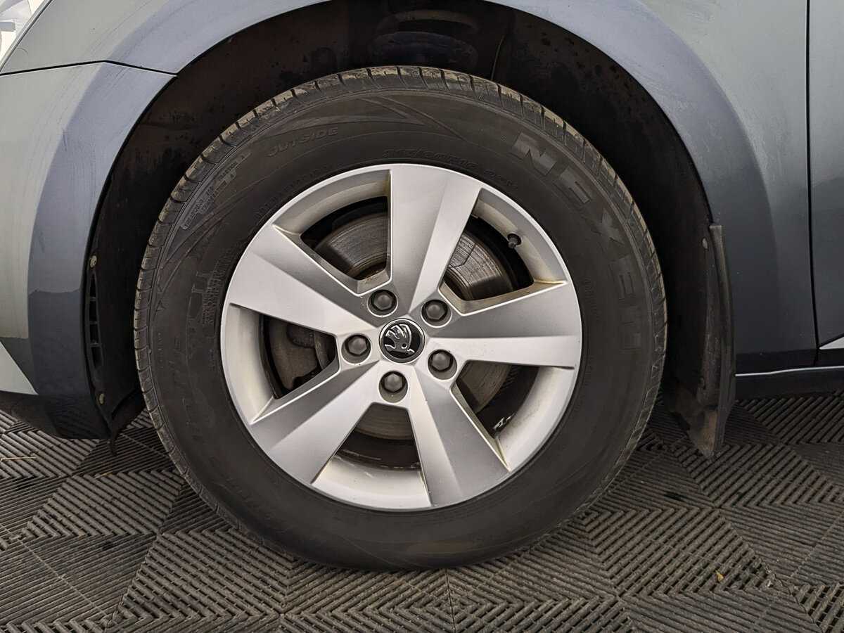 Б/У Шкода Суперб 2018 года. Фото: #11