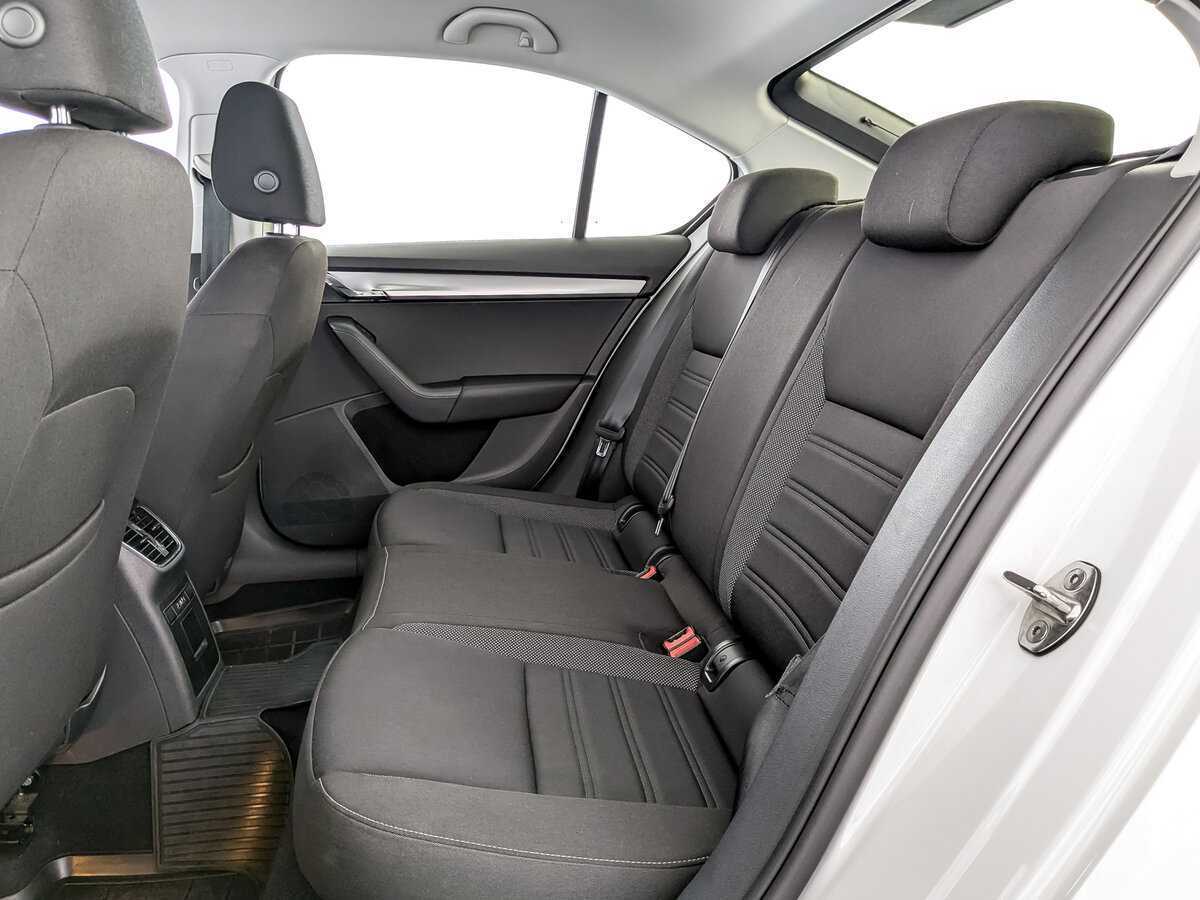 Б/У Шкода Октавия 2018 года. Фото: #11