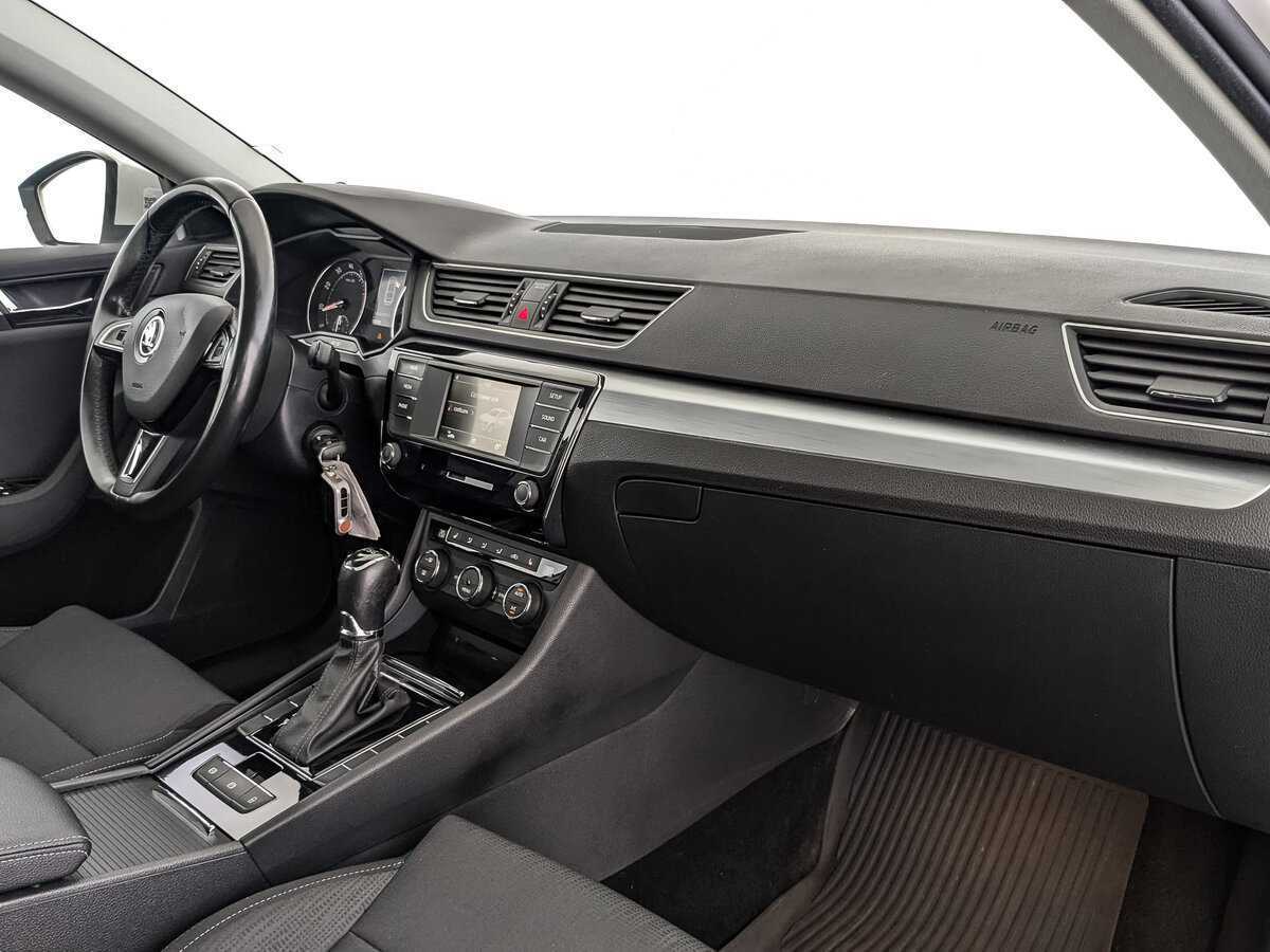 Б/У Шкода Суперб 2017 года. Фото: #12