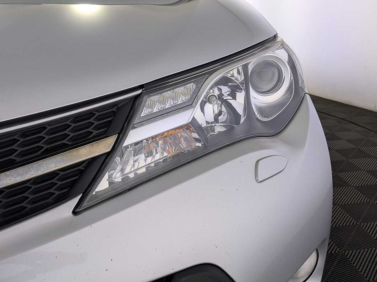 Б/У Тойота Рав4 2013 года. Фото: #10