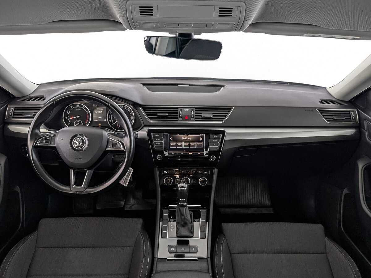 Б/У Шкода Суперб 2018 года. Фото: #13