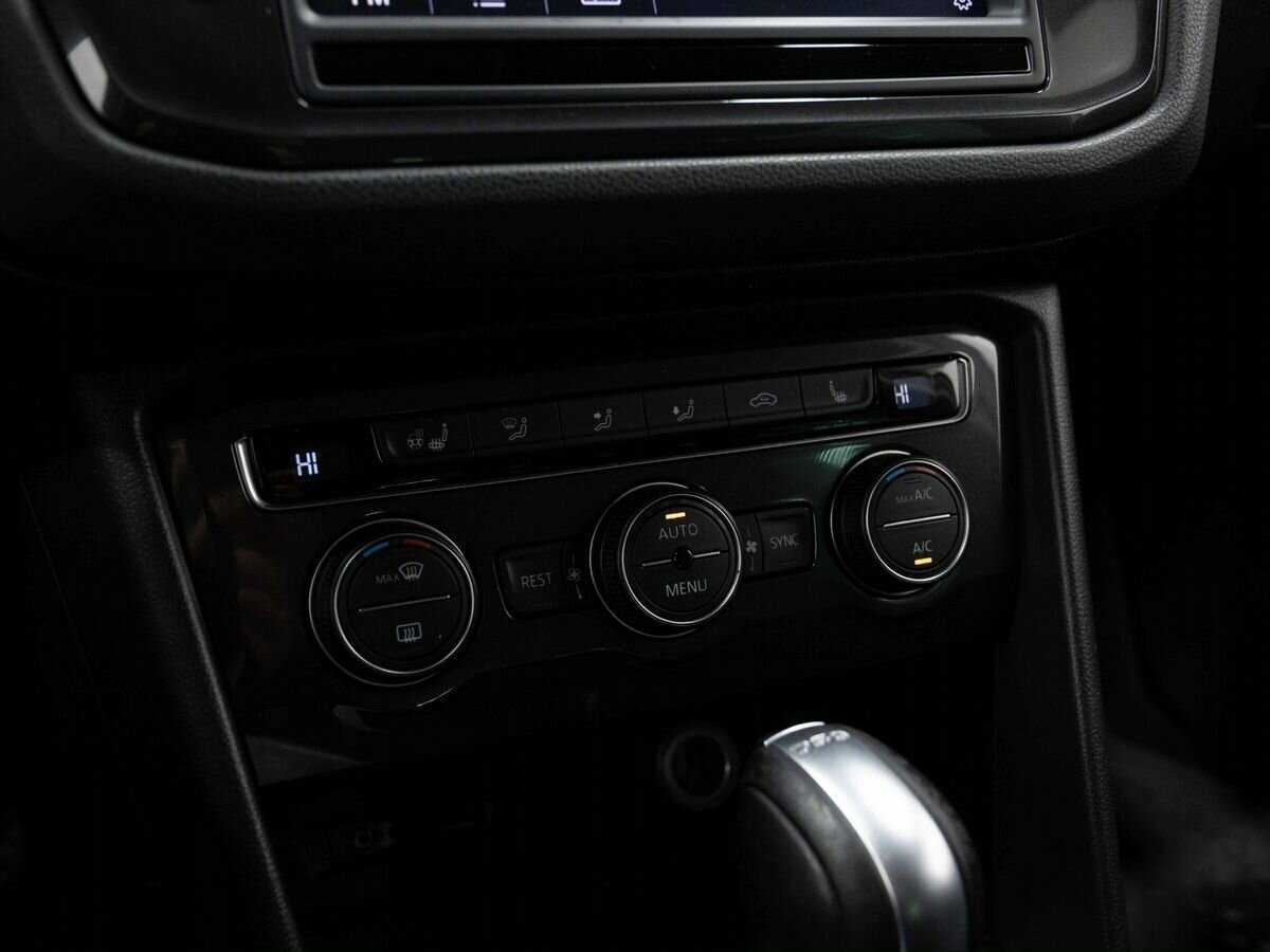 Б/У Фольксваген Тигуан 2017 года. Фото: #22