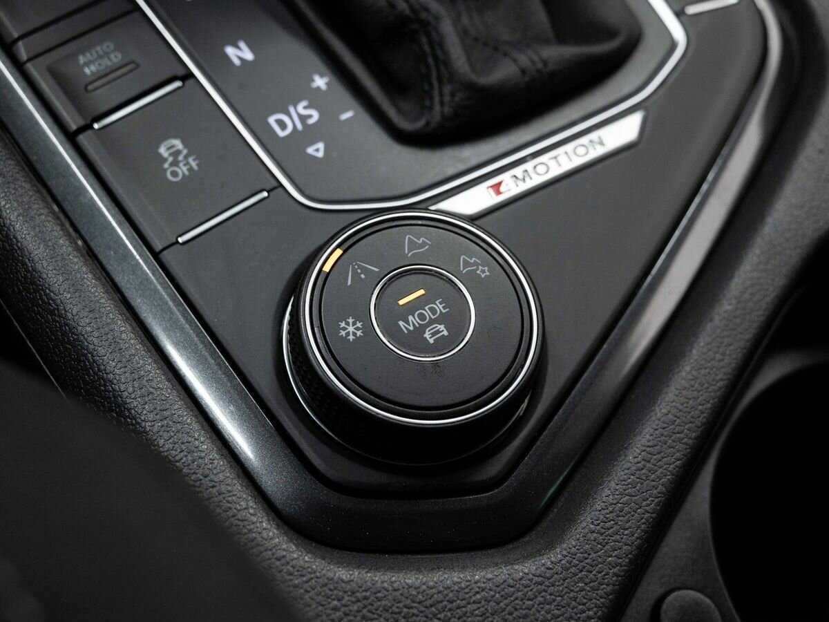 Б/У Фольксваген Тигуан 2017 года. Фото: #24