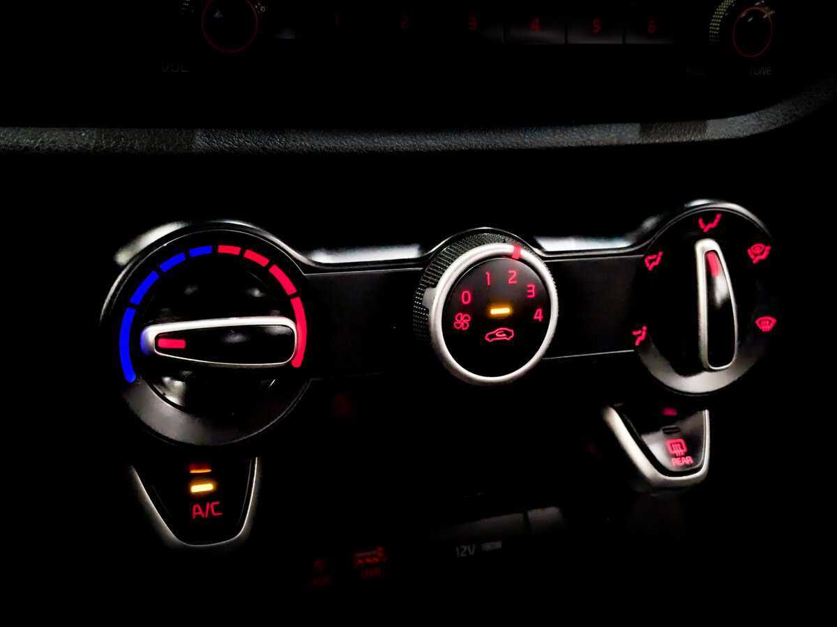 Б/У Киа Рио 2020 года. Фото: #22