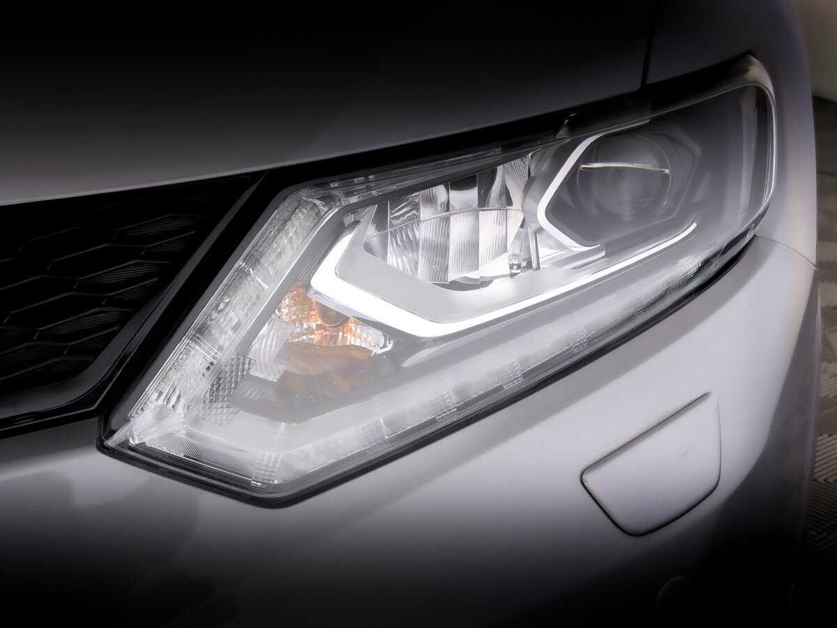 Б/У Ниссан Икс-Трейл 2017 года. Фото: #16