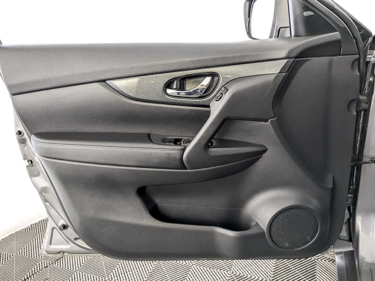 Б/У Ниссан Икс-Трейл 2017 года. Фото: #18