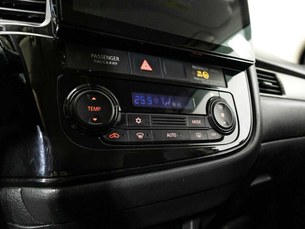 Б/У Митсубиши Оутлэндер 2018 года. Фото: #15