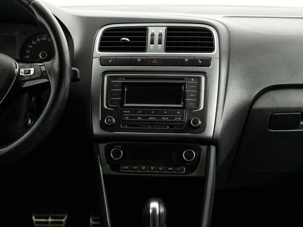 Б/У Фольксваген Поло 2016 года. Фото: #13