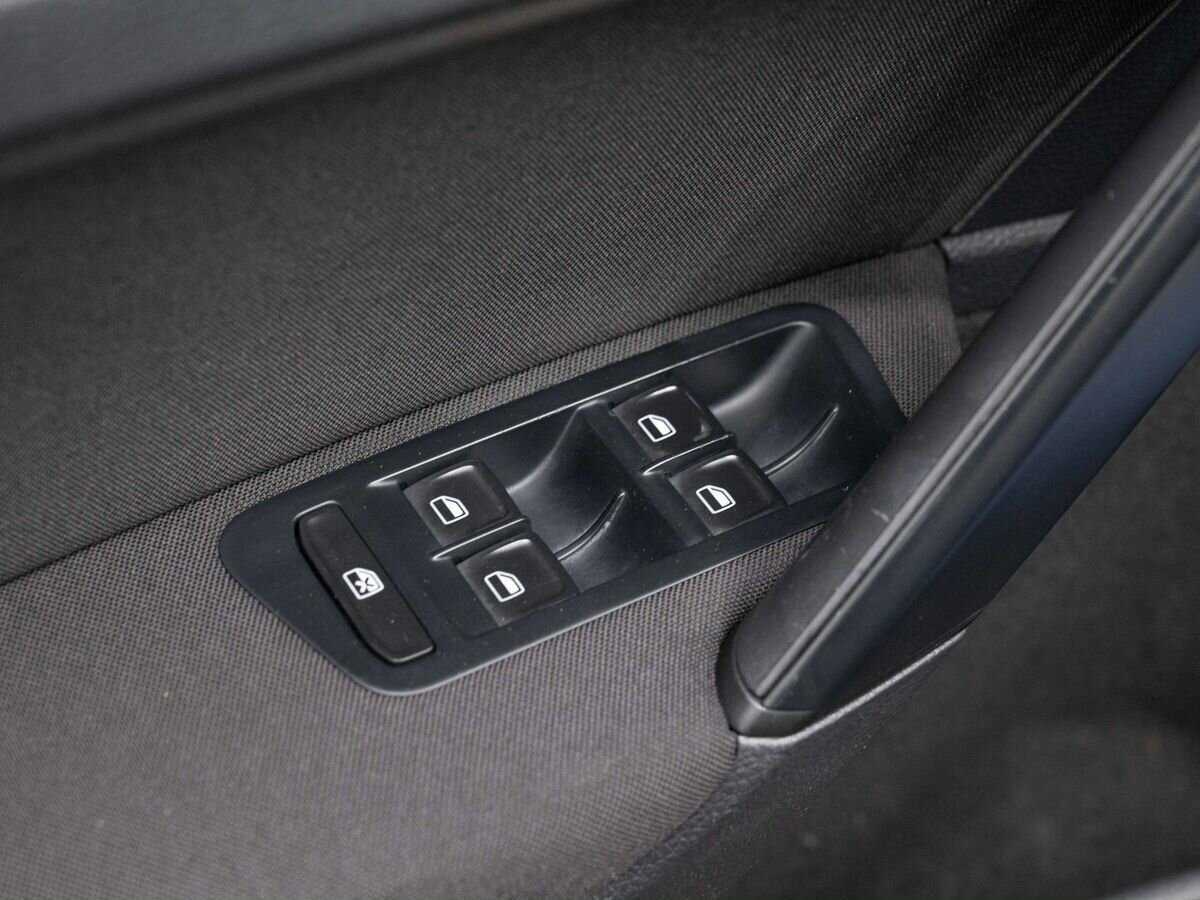 Б/У Фольксваген Гольф 2013 года. Фото: #14