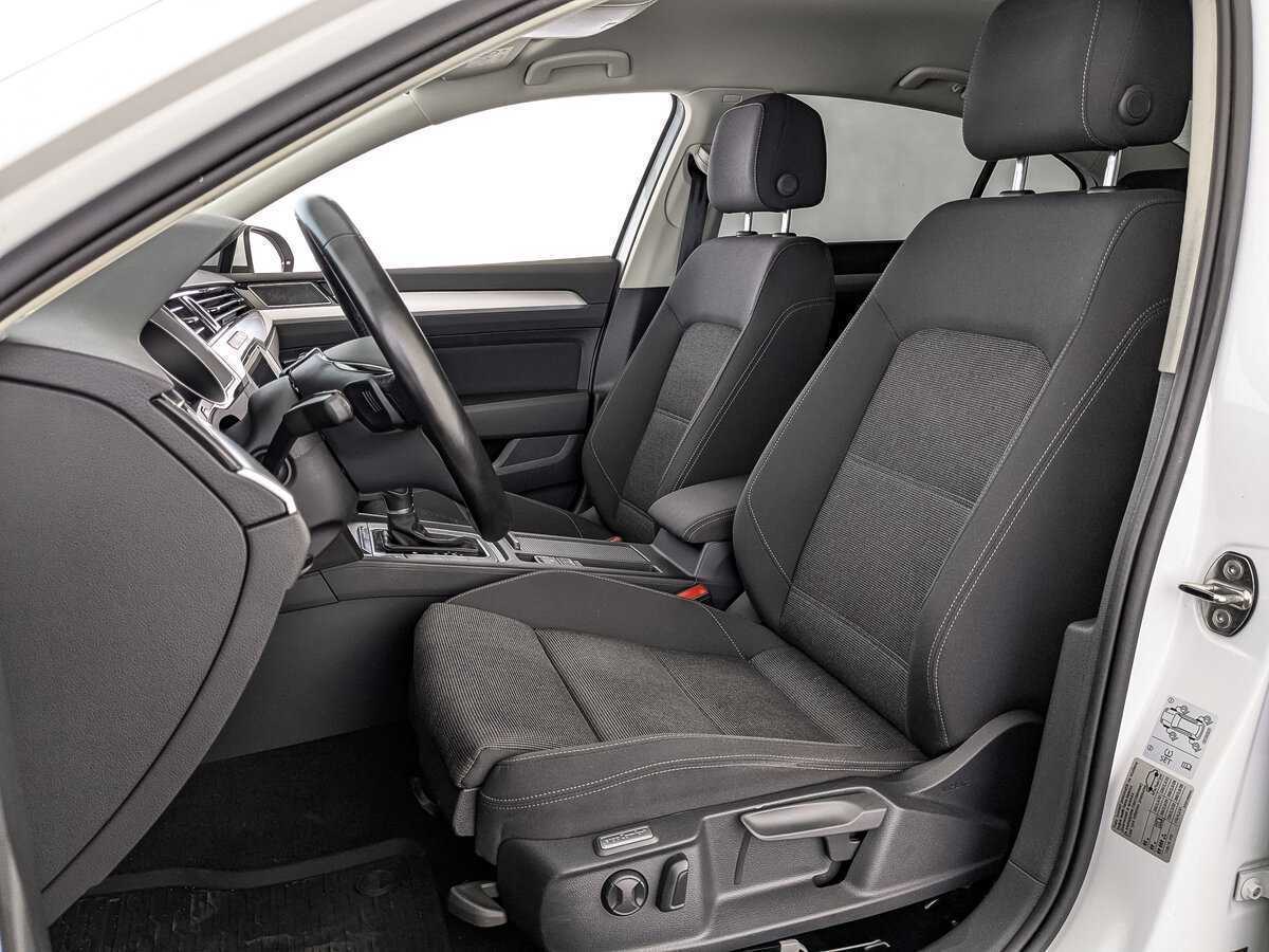 Б/У Фольксваген Пассат 2019 года. Фото: #19