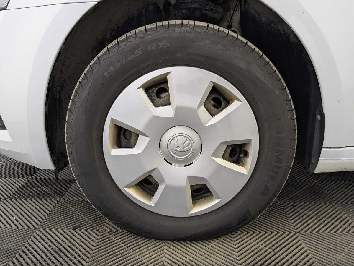 Б/У Шкода Октавия 2019 года. Фото: #11