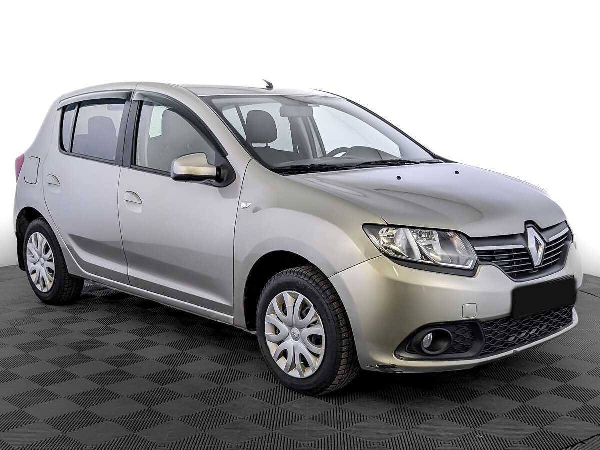 Б/У Рено Сандеро 2018 года. Фото: #2