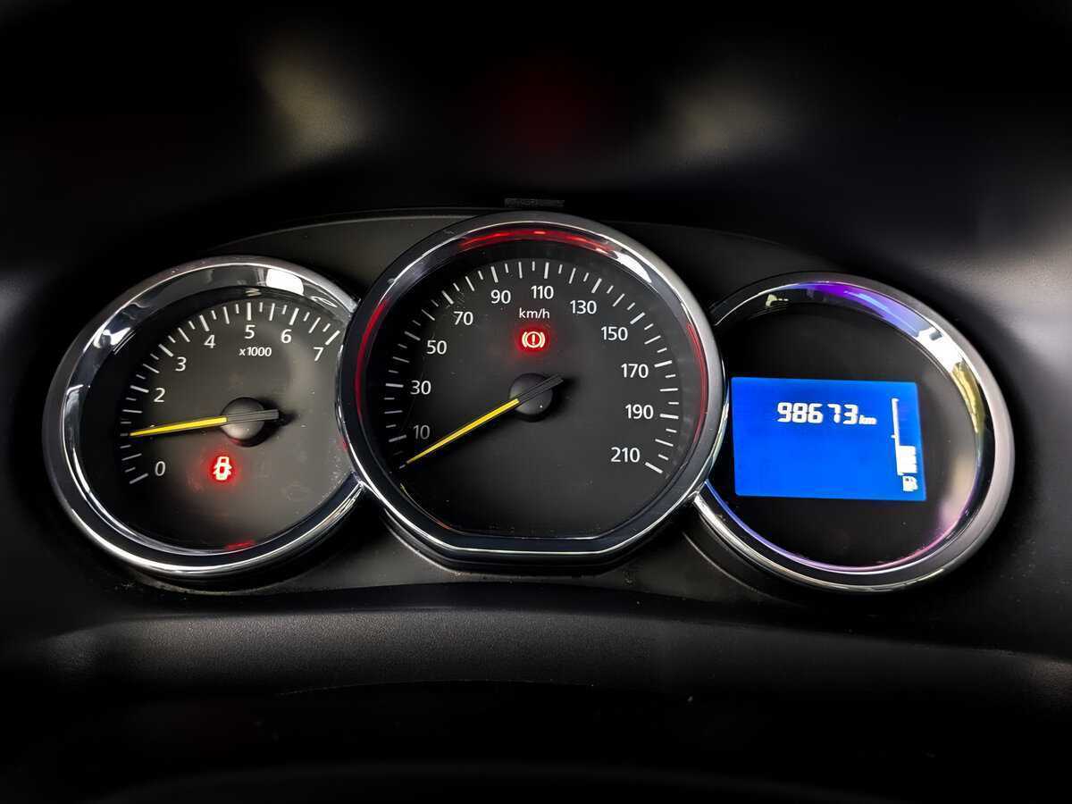 Б/У Рено Сандеро 2018 года. Фото: #12