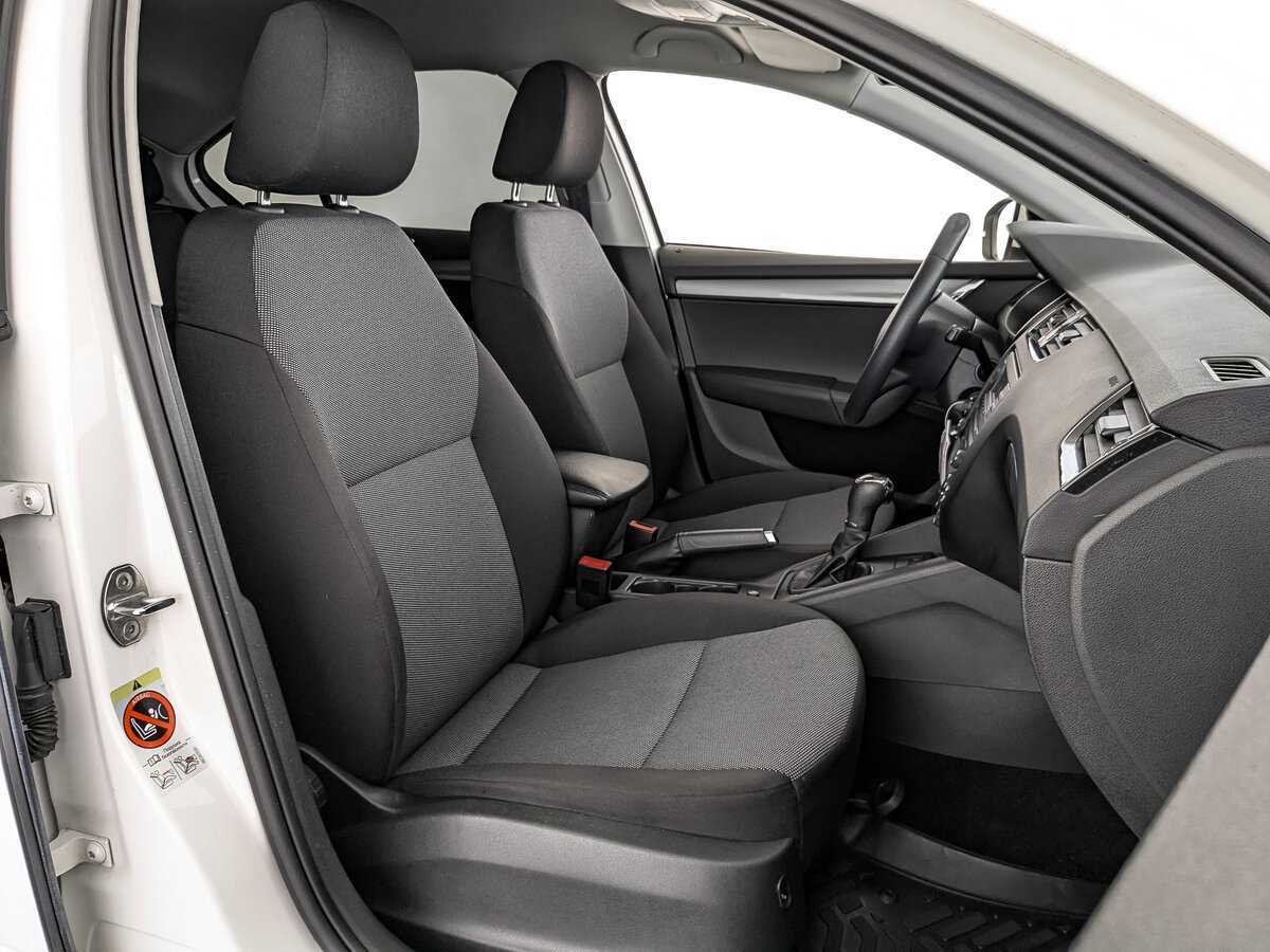 Б/У Шкода Октавия 2014 года. Фото: #20