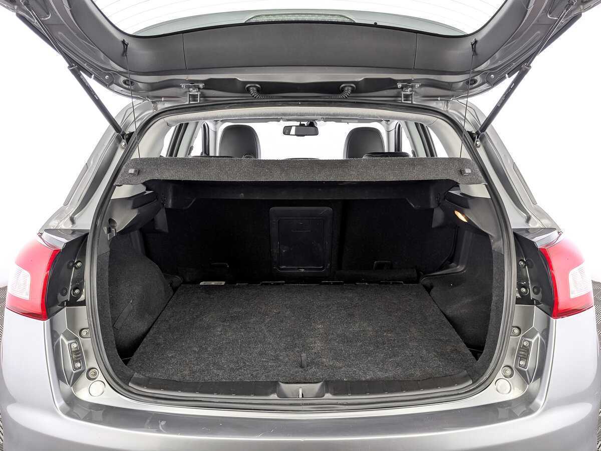 Б/У Пежо 4008 2014 года. Фото: #9