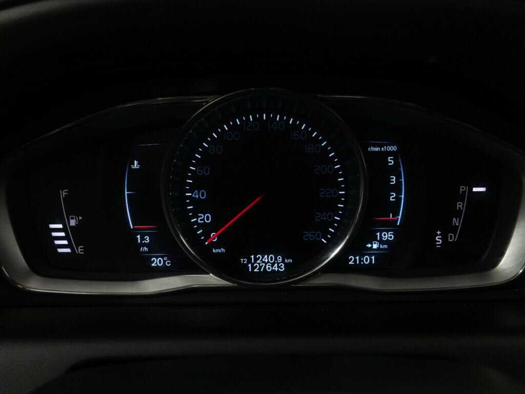 Б/У Вольво ИксЦ60 2014 года. Фото: #11