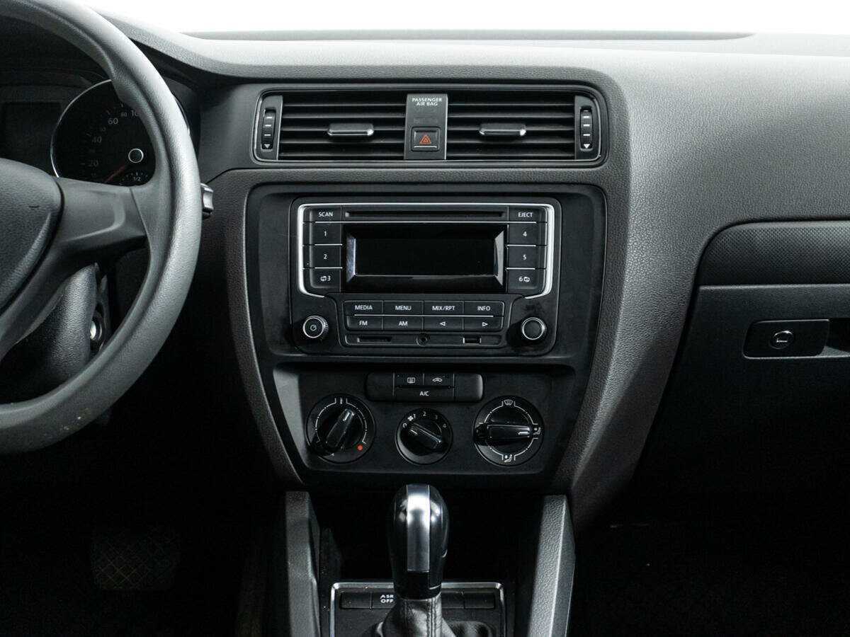 Б/У Фольксваген Джетта 2015 года. Фото: #13