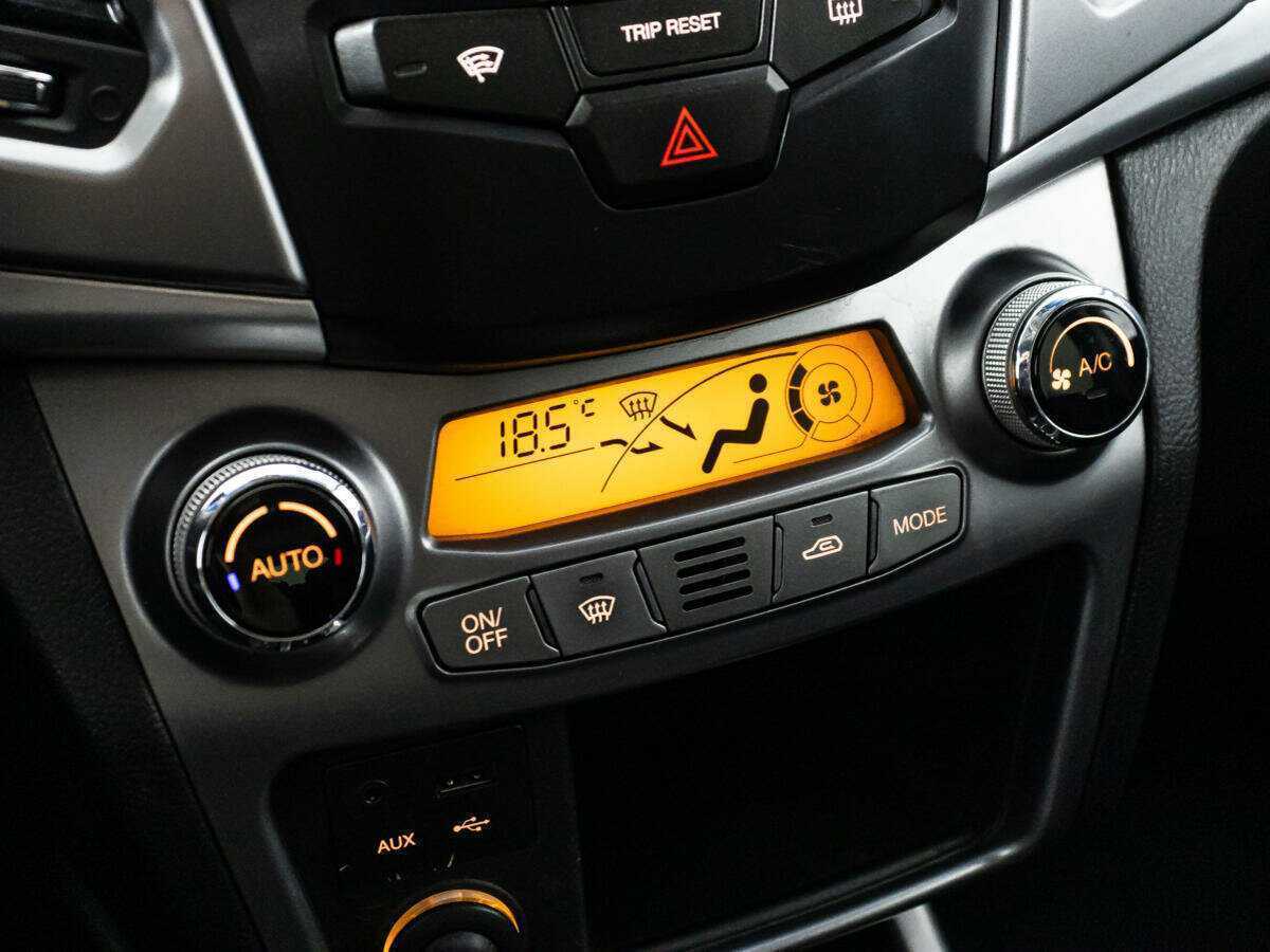 Б/У Сан-Ён Актион 2013 года. Фото: #15